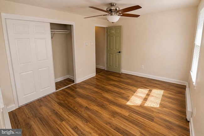 Building Photo - 427 Dogwood Dr
