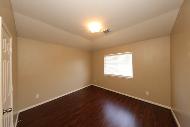 Building Photo - 2311 Diamond Springs Dr