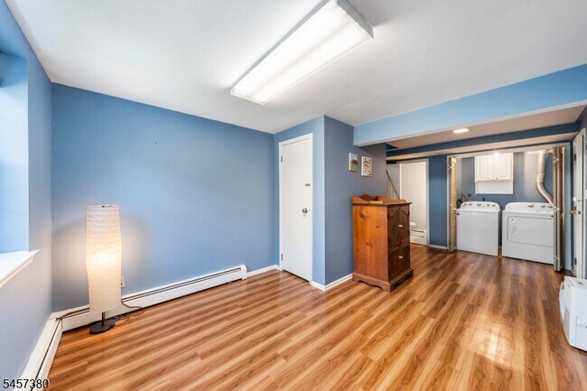 Building Photo - 768 Springfield Ave