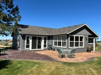 Building Photo - Furnished home between Tumalo & Sisters