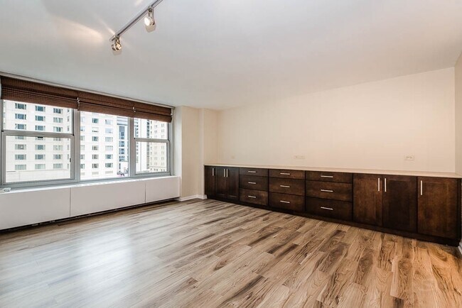 Building Photo - 777 N Michigan Ave