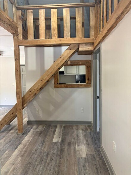 Building Photo - 615 Bean Rd