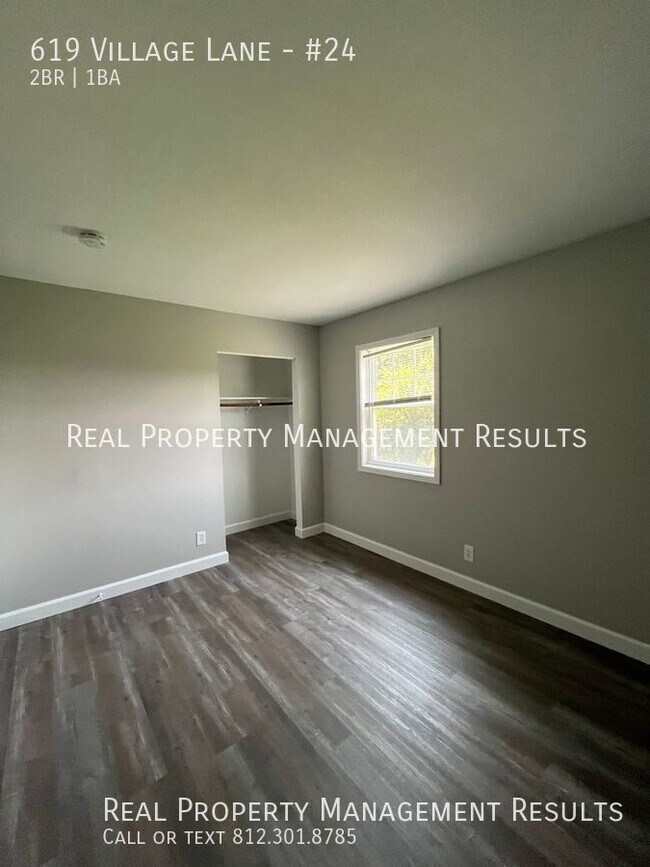 Building Photo - 619 Village Ln