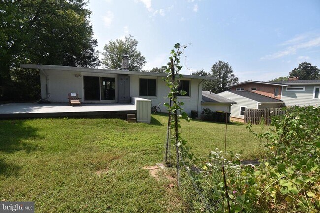 Building Photo - 6518 Byrnes Dr