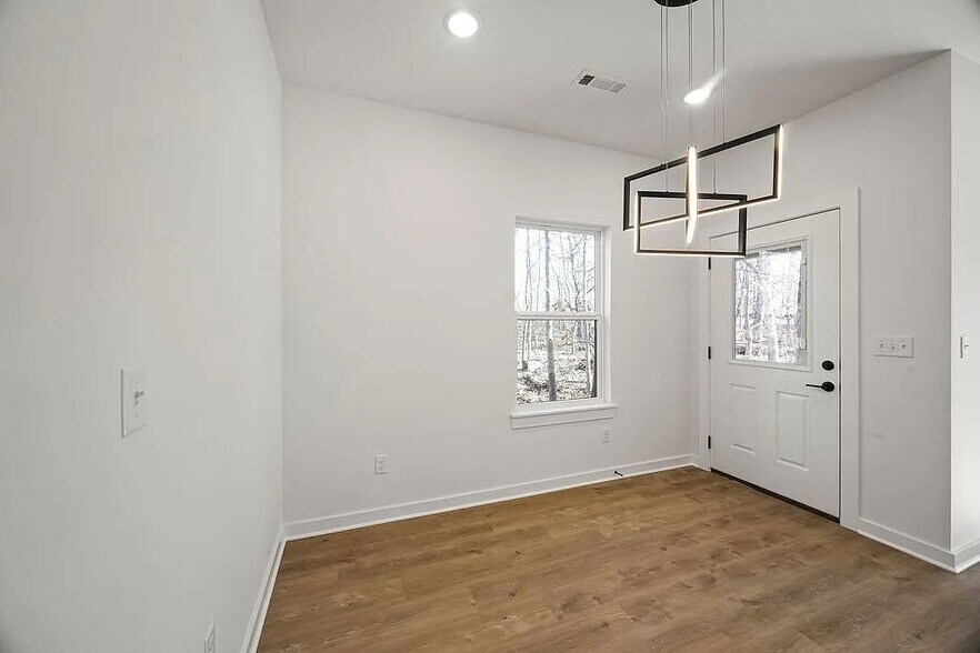 Building Photo - 1 Whitmore Ln