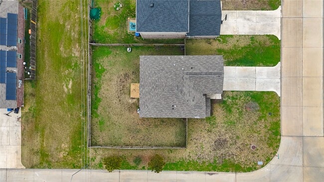 Building Photo - 3001 Iron Woods Dr