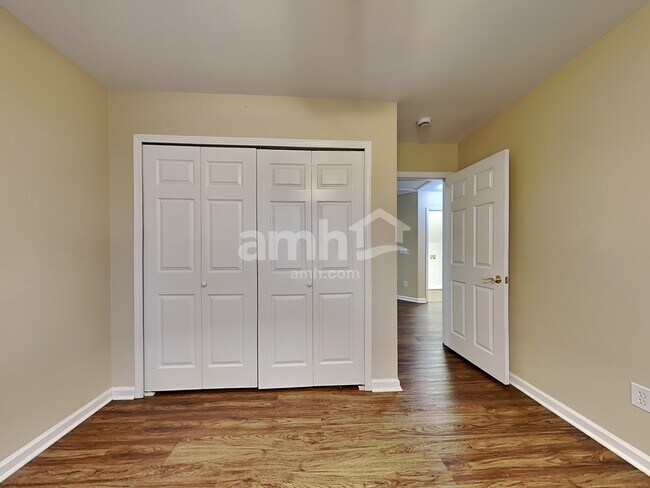 Building Photo - 2738 Seastrand Ln