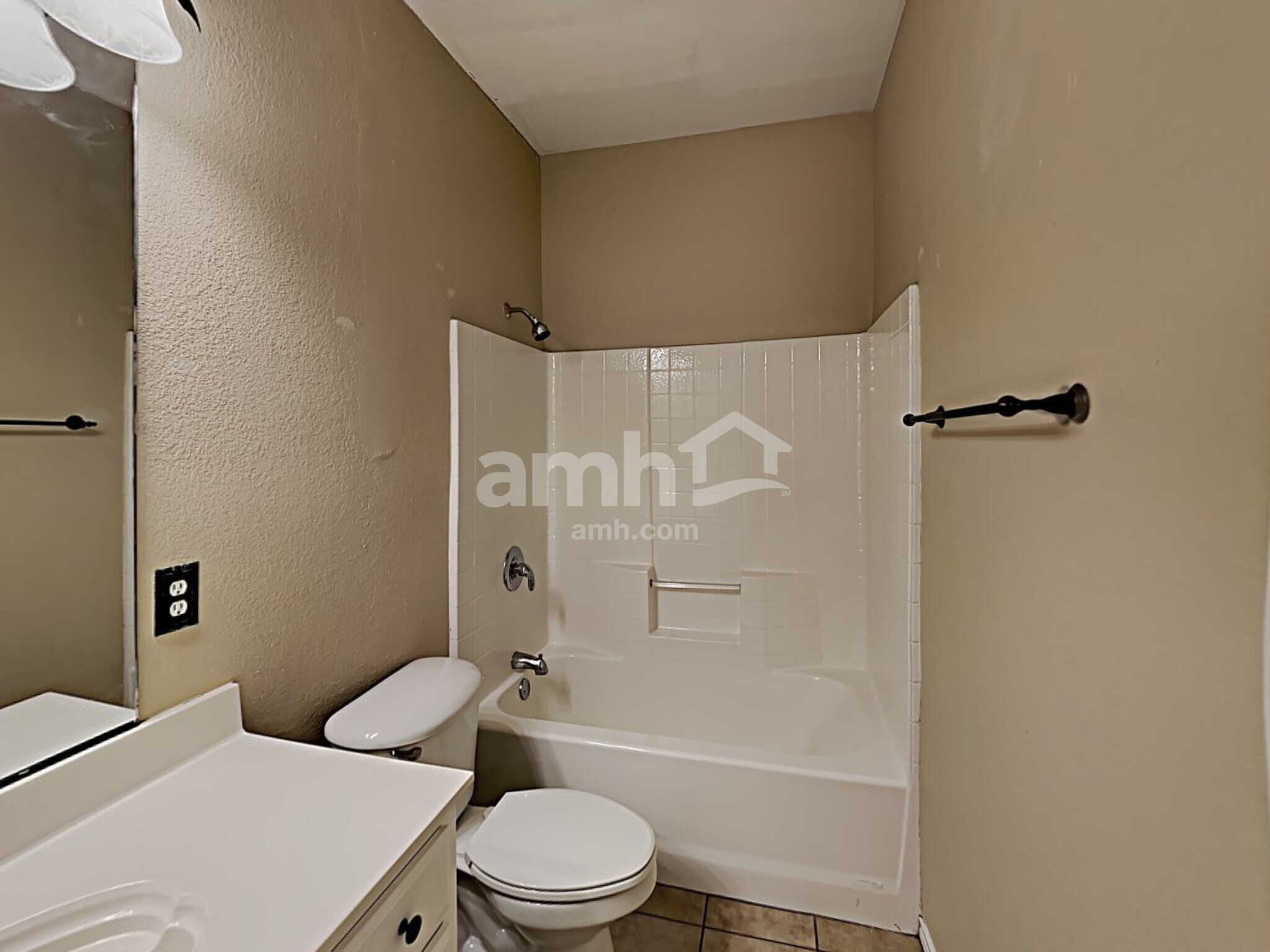 Building Photo - 3605 Varden St
