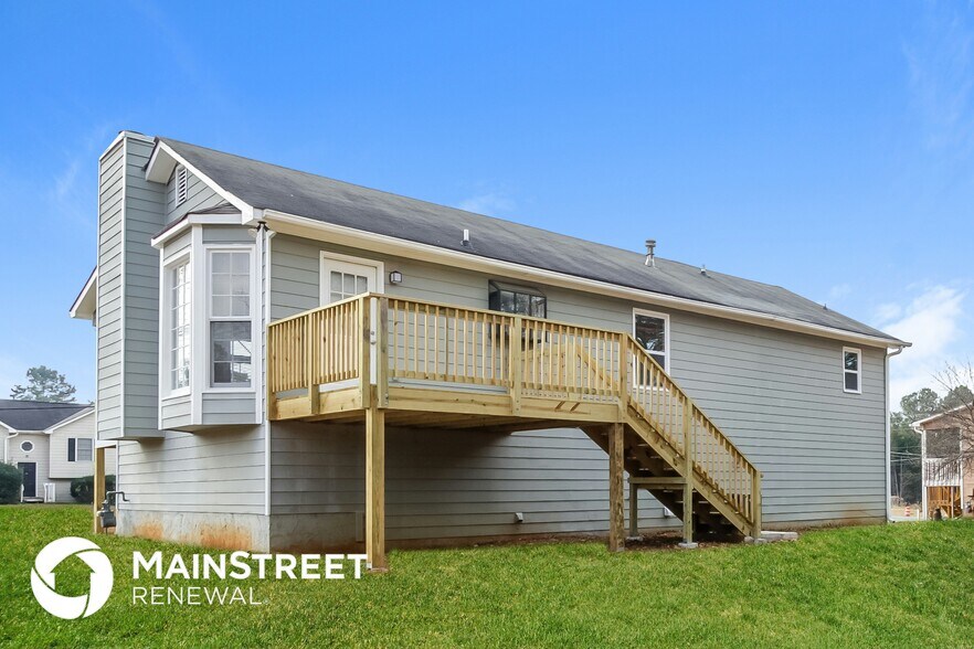 Building Photo - 33 Sweetwater Dr