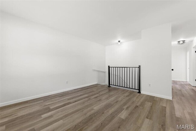 Building Photo - 32 Laura Dr