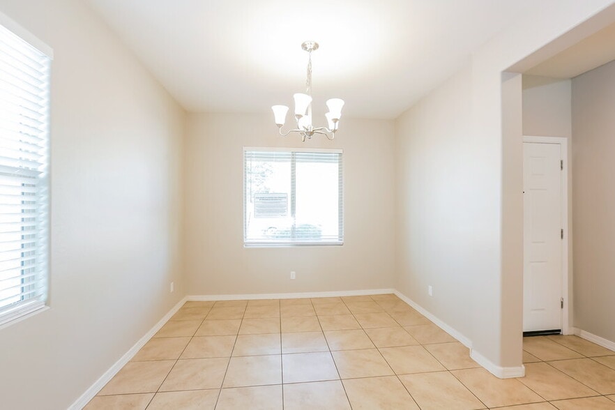 Building Photo - 4887 S 245th Ln