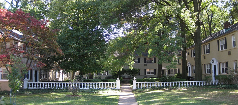 Building Photo - 104 N George Mason Dr