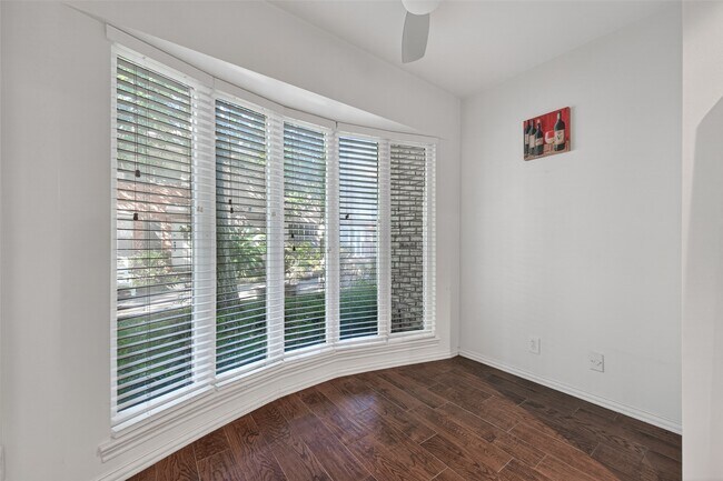 Building Photo - 5530 Holly St