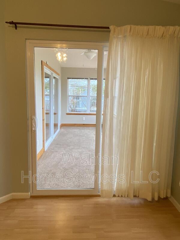 Building Photo - 1041 Hawthorn Ridge