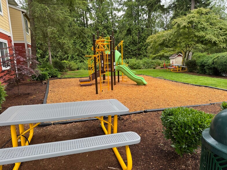 Playarea - 501 225th Ln NE