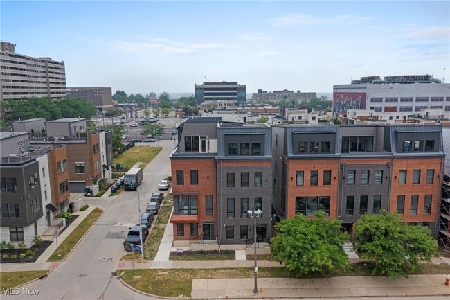 Primary Photo - 1411 Superior Ave