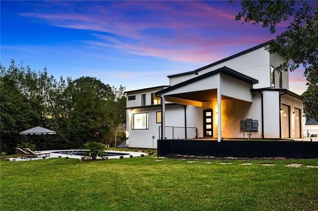 Building Photo - 1756 N Akin Dr NE