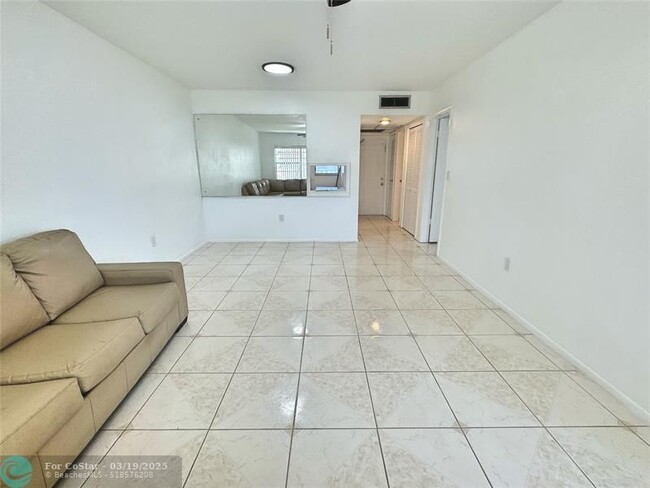 Building Photo - 6720 Arbor Dr