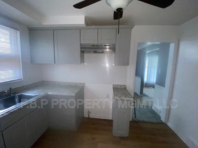 Building Photo - 18275 Rosemont Ave