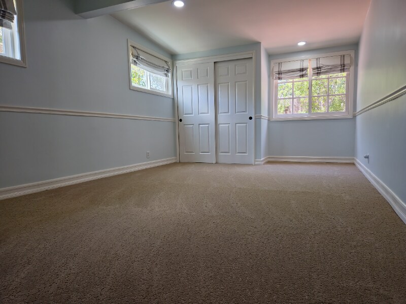Building Photo - 1219 Essex Ln