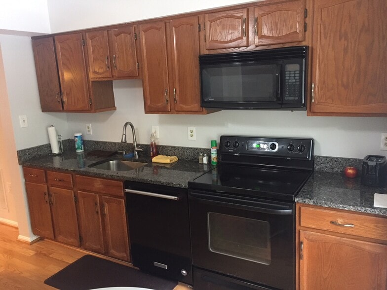 Building Photo - 10345 Latney Rd