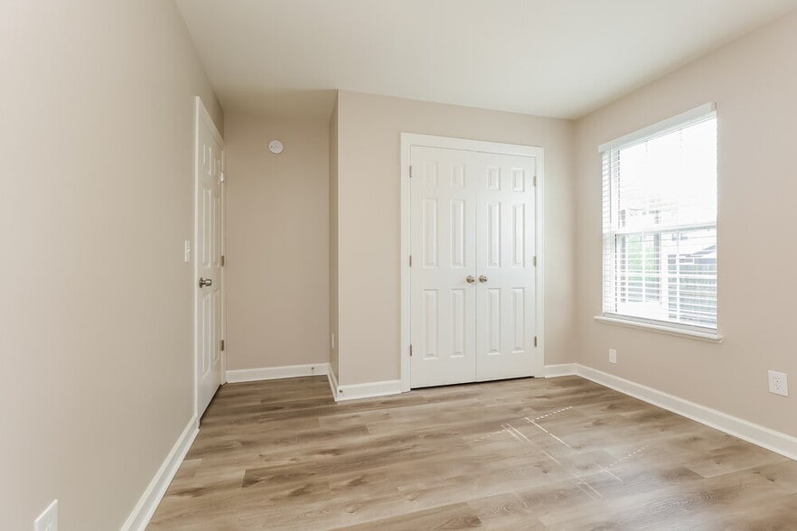 Building Photo - 407 Cindi Ct