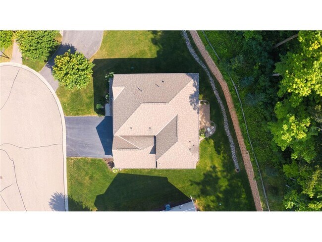 Building Photo - 5585 Orchard Cove