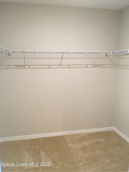 Building Photo - 967 Zambrana St SE