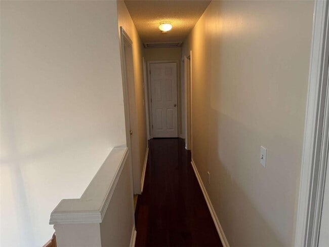 Building Photo - 875 Eagle Creek Dr NW