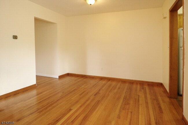 Building Photo - 2 Westervelt Pl