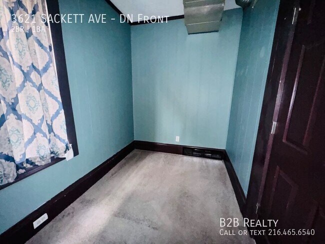 Building Photo - 3621 Sackett Ave