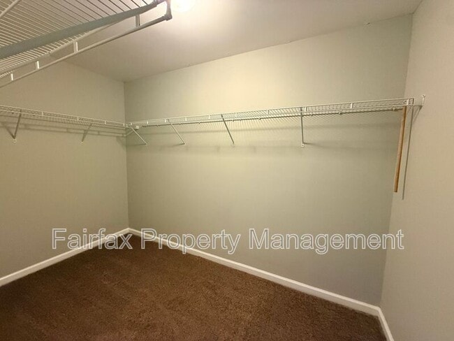 Building Photo - 127 Rosebud Ln