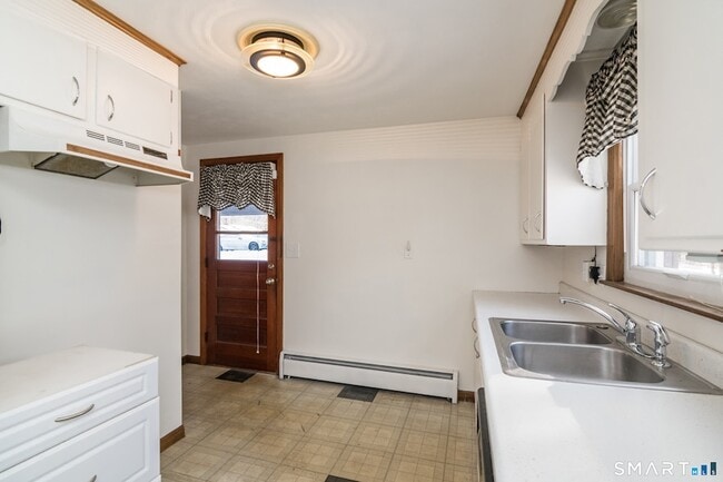 Building Photo - 17 Howard St