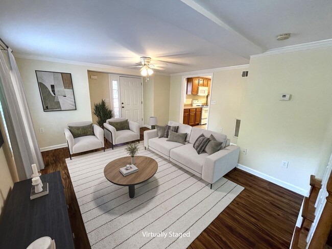 Building Photo - NormalTown 2br House - Fall 2026 Prelease