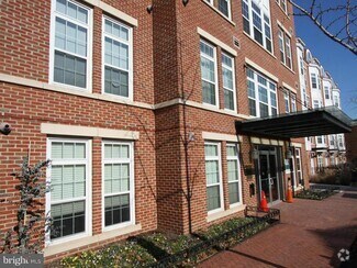Building Photo - 1451 Belmont St NW