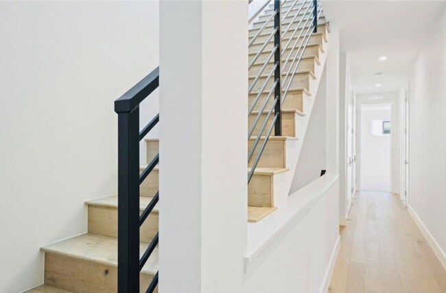 Building Photo - 3BD, 3.5BA West Wash Park Townhome with 2-Car Garage