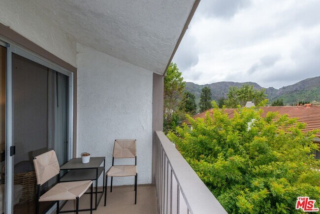 Building Photo - 17098 Palisades Cir