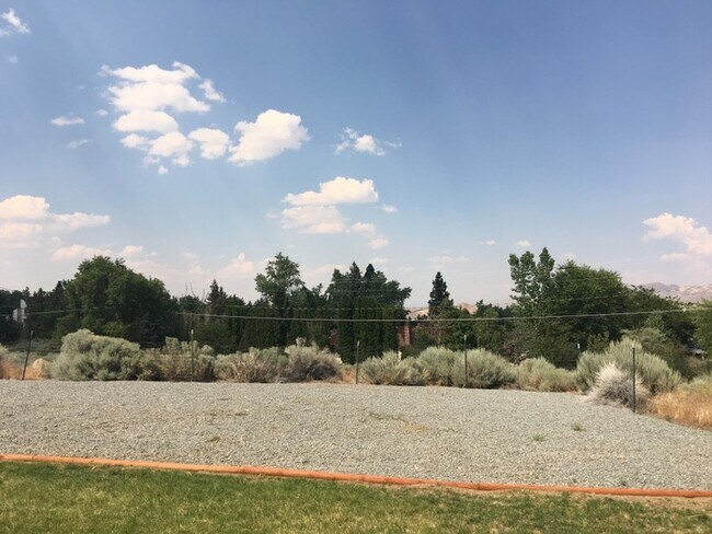 Building Photo - Reno Foothills - 1 Acre Lot Home