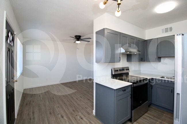Primary Photo - 745 W McMurray Blvd