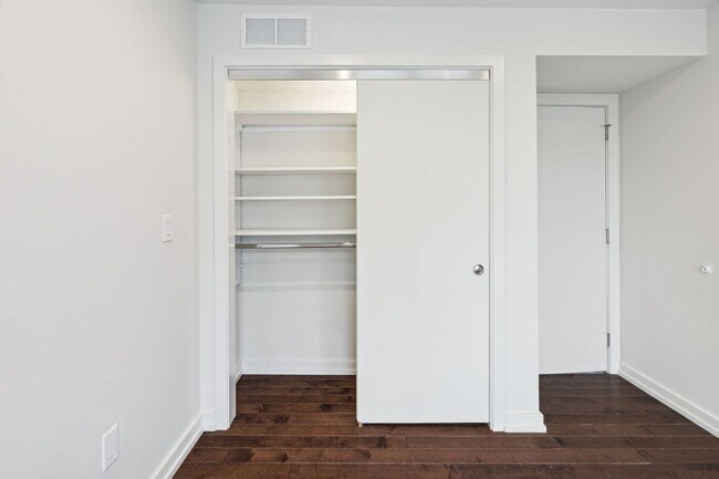 Building Photo - Luxury 2BD/2BA| Bella Vista Apartment