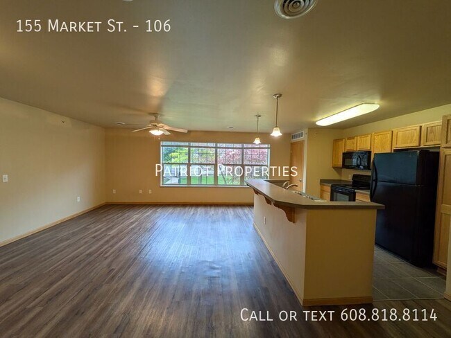 Building Photo - 155 Market St