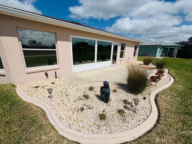 Building Photo - Furnished in gated 55+ golf community