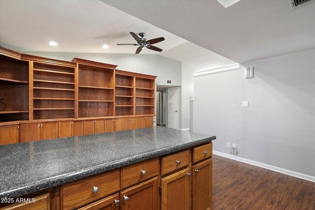 Building Photo - 6822 E Kelton Ln