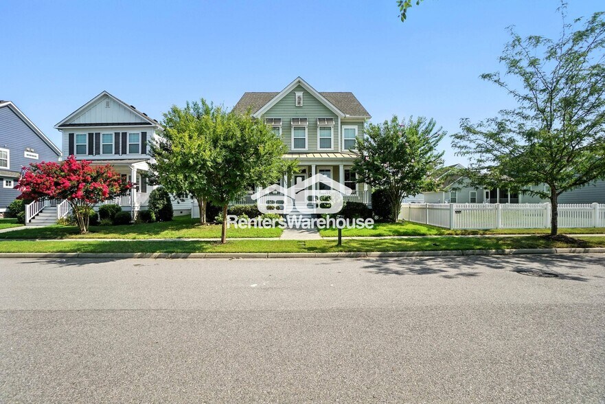 Building Photo - 3304 Patrick Henry Dr