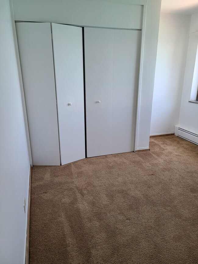 Bedroom - 7337 S South Shore Dr