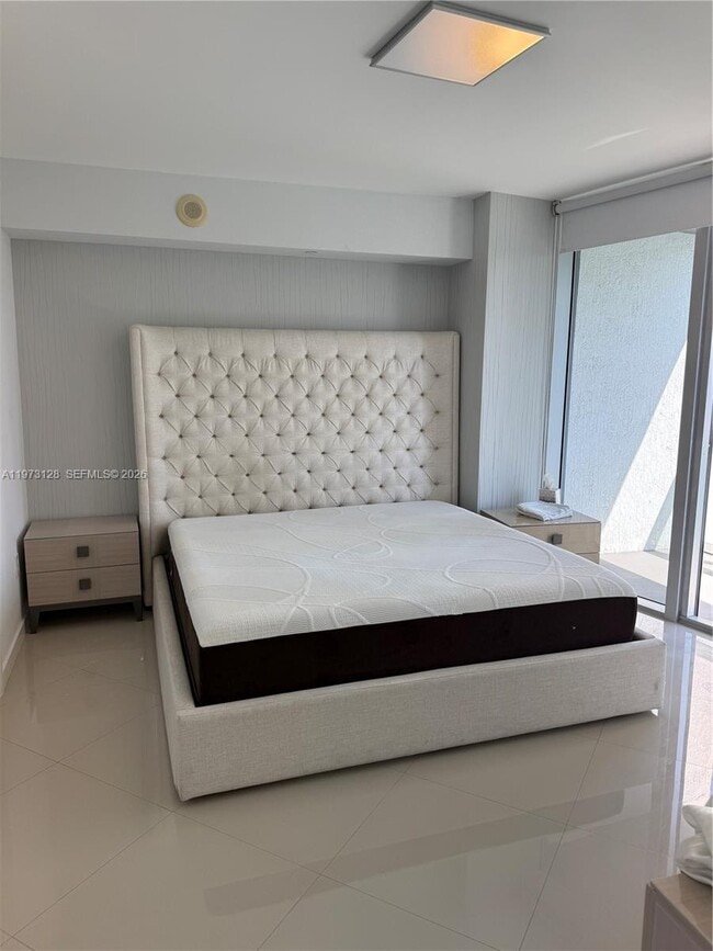 Building Photo - 465 Brickell Ave