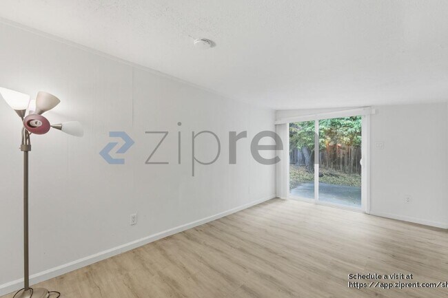 Building Photo - 1967 Solano Way