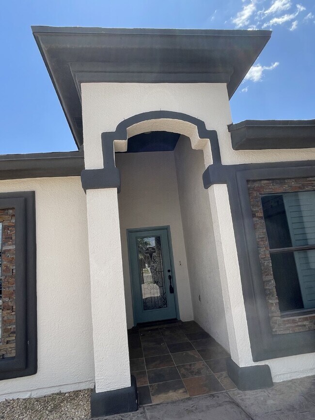 Building Photo - 3132 Tunnel Point Way