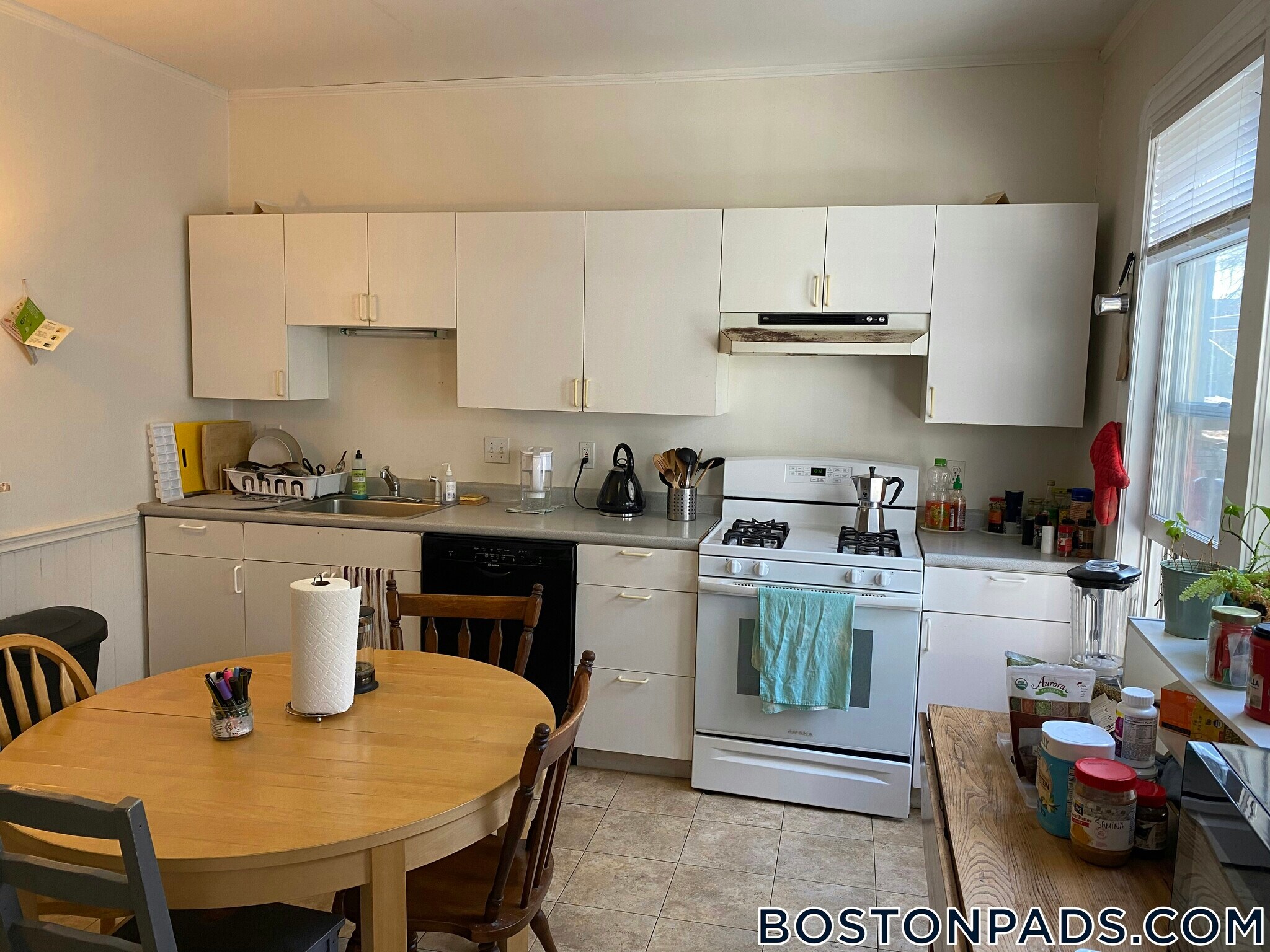 Building Photo - 32 Chatham St