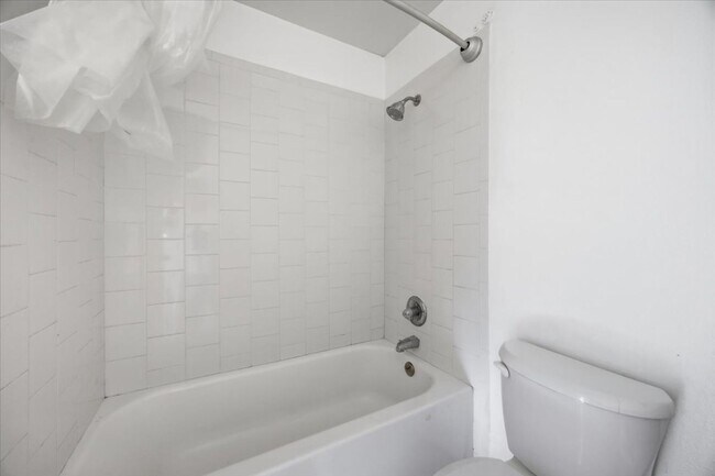 Building Photo - 2218 Brandy Pl